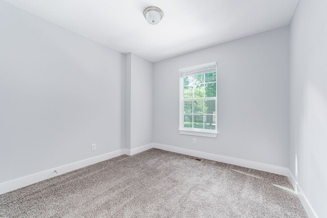 Building Photo - AVAILABLE SOON: Move-In Ready 4-Bedroom Beauty with Modern Finishes & Spacious Yard!