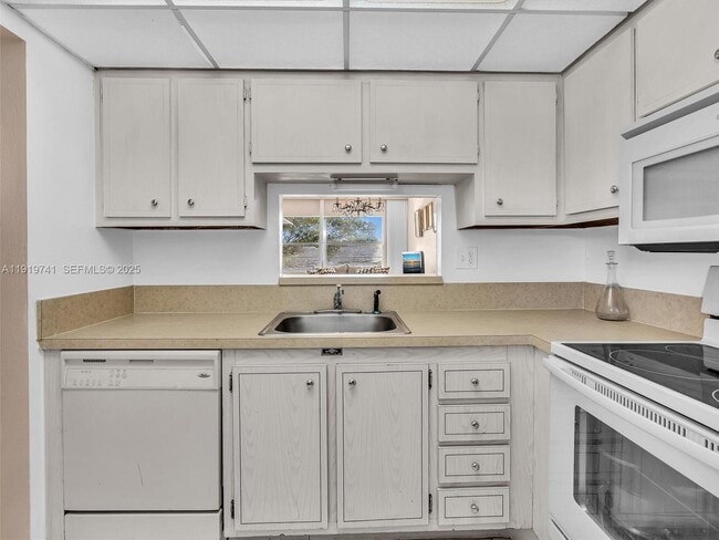 Building Photo - 5102 NW 36th St