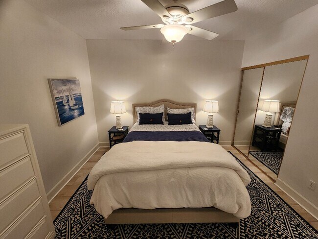 Building Photo - Beautiful Fully Furnished Marker 33 Condo on the water