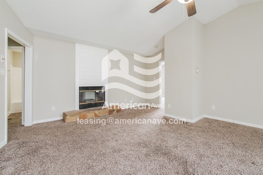 Building Photo - 5944 Laguna Dr