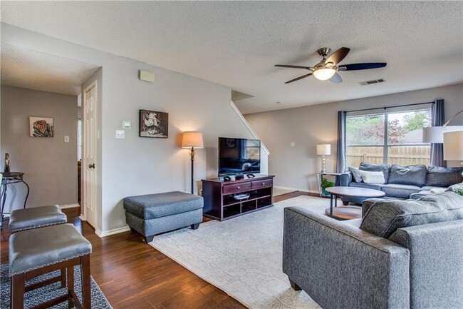 Building Photo - 2622 Glen Field Dr