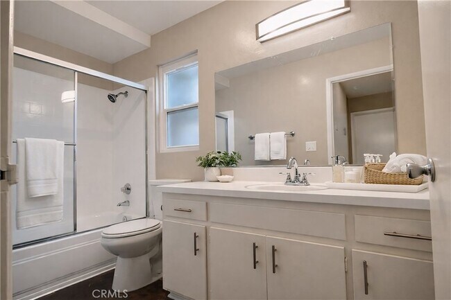 Building Photo - 15641 Tustin Village Way