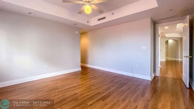 Building Photo - 4241 N Ocean Blvd