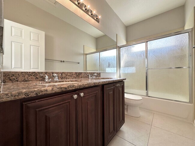 Building Photo - Buffalo Twain