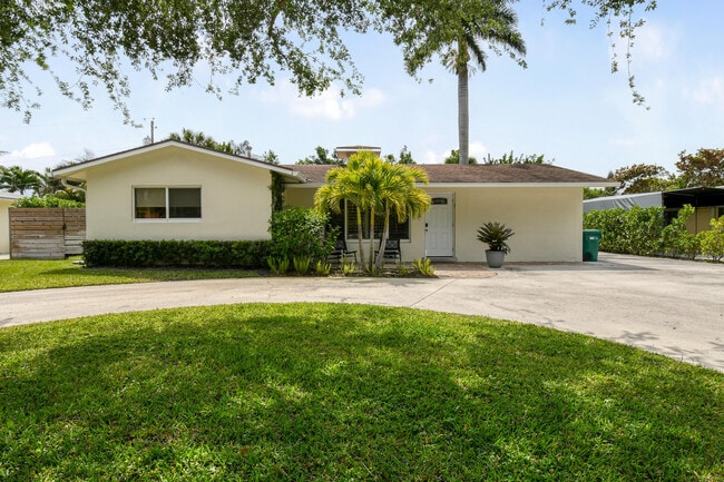 Building Photo - 400 Tequesta Dr