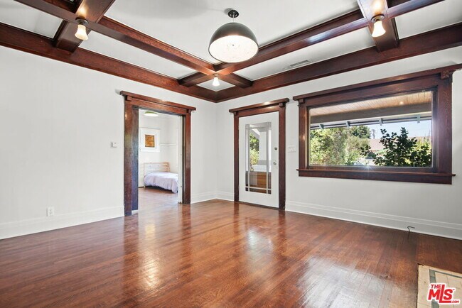 Building Photo - 1438 W 45th St