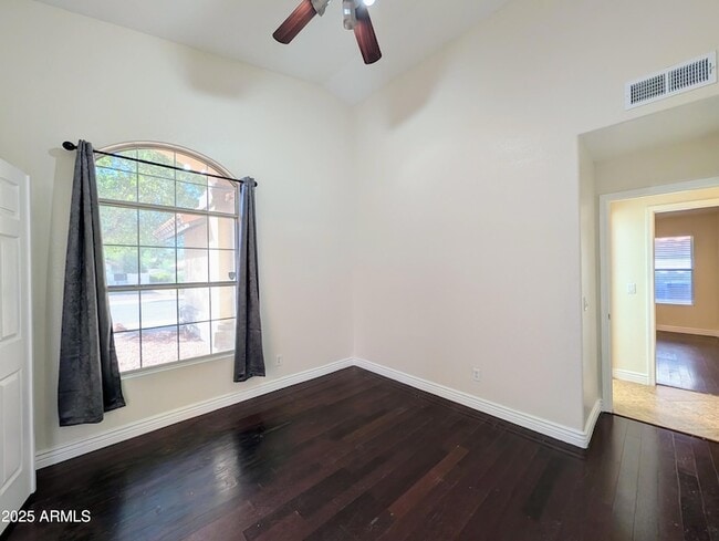 Building Photo - 5232 W Tonto Rd