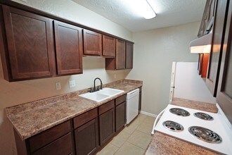 Vintage At 50th Oklahoma City Ok Apartment Finder