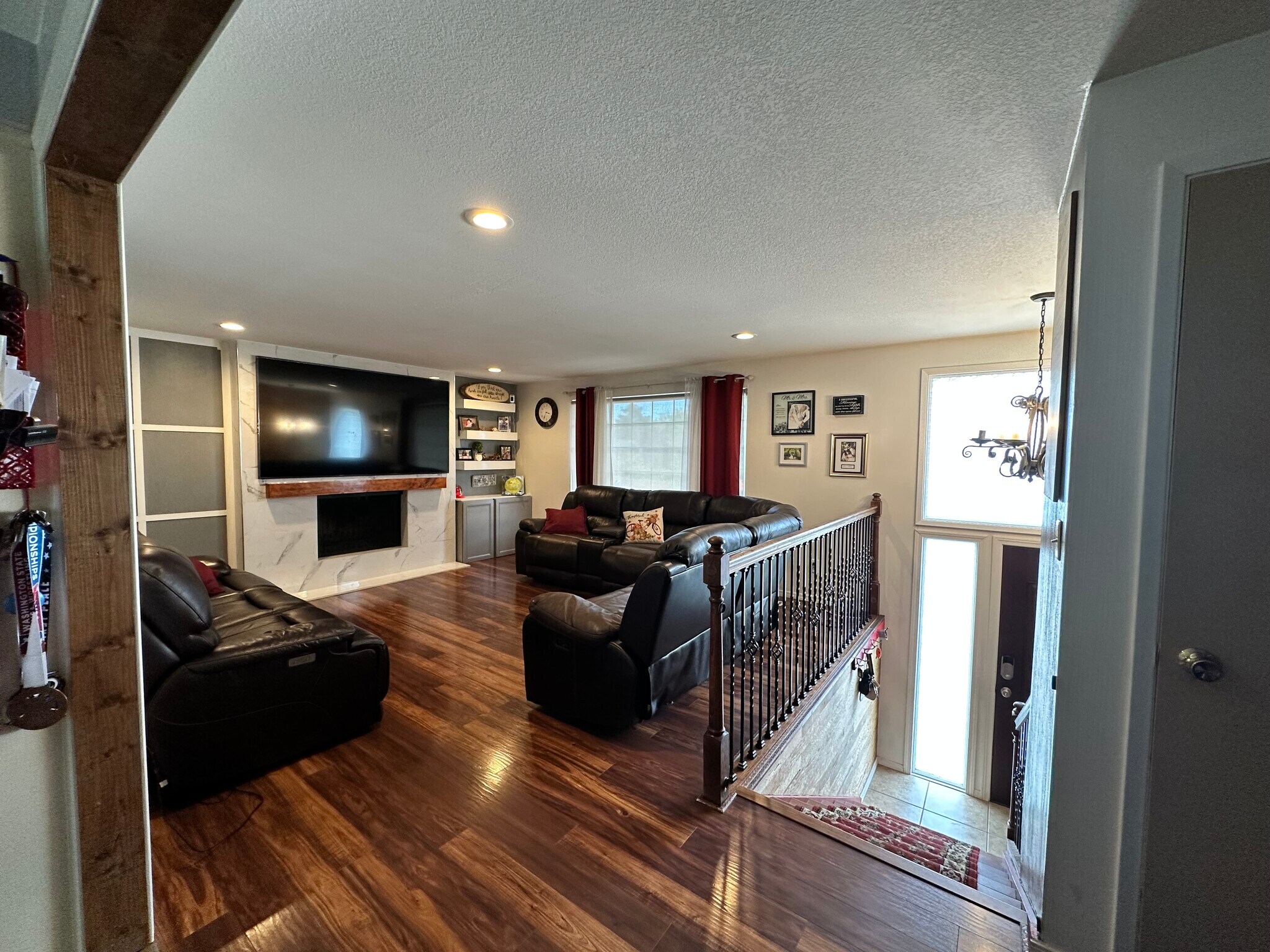 Upstairs living room - 219 Thayer Dr