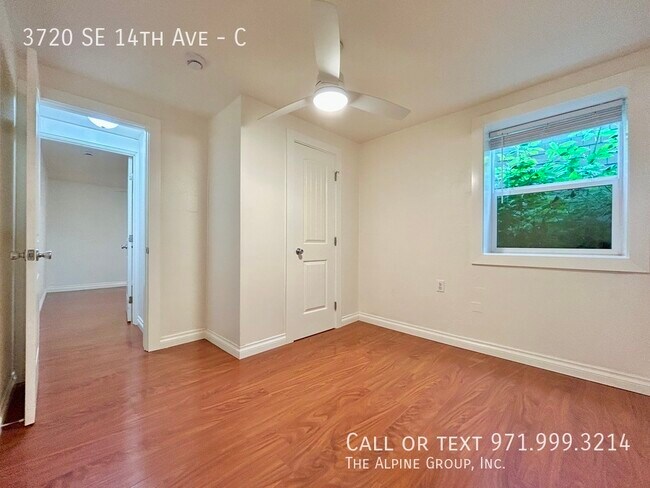 Building Photo - 3720 SE 14th Ave