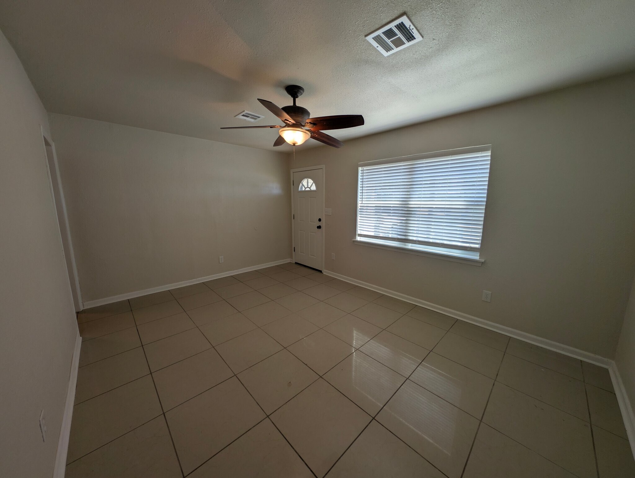 Building Photo - 717 S Midwest Blvd