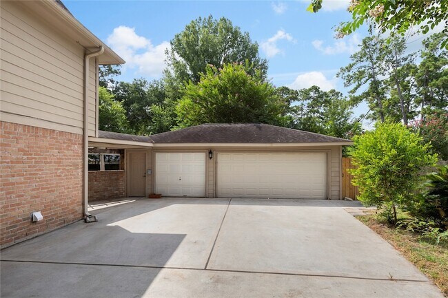 Building Photo - 8215 Winding Hill Ln