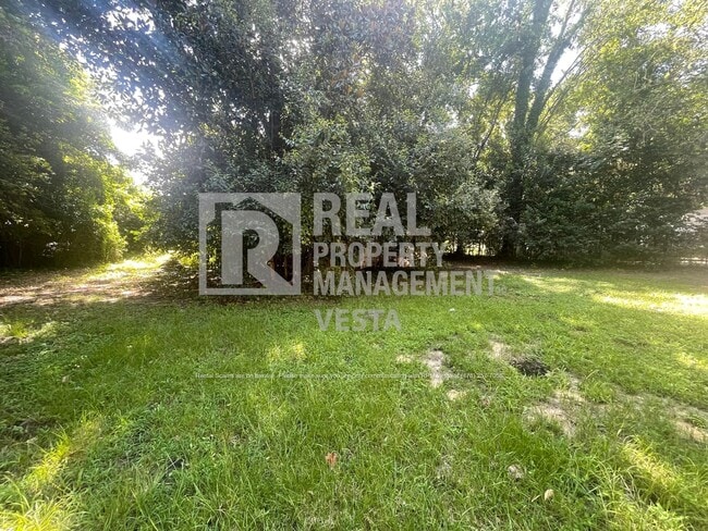 Building Photo - 1626 Selma Pl