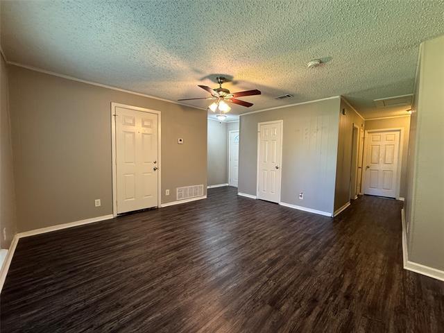 Building Photo - 303 Ridgefield Cir