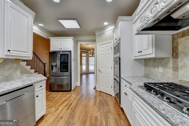 Building Photo - 11636 Parkside Ave