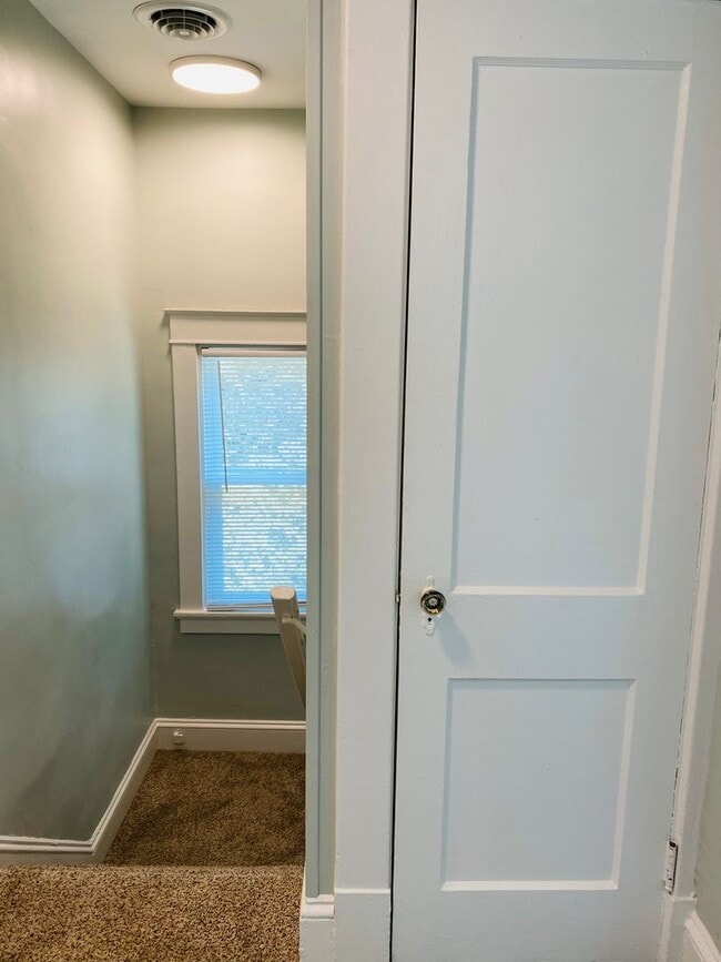 Building Photo - 2507 Seminary Ave