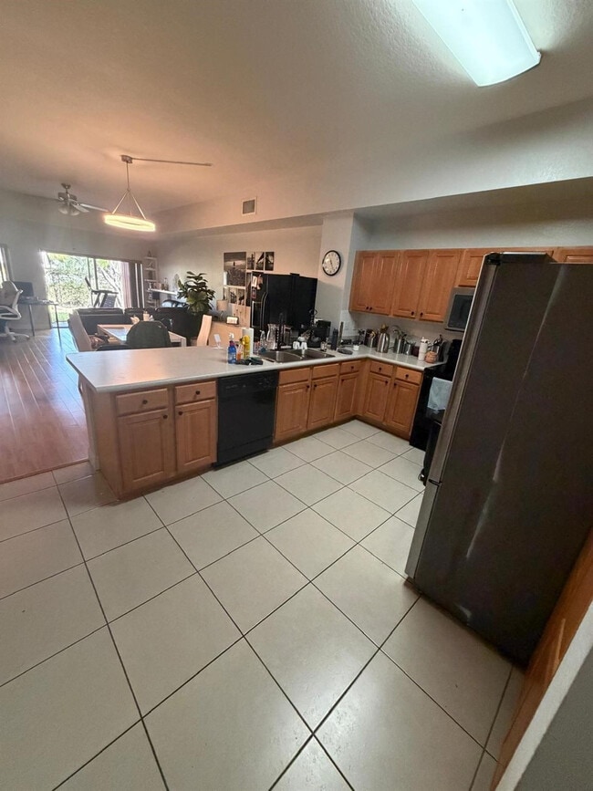 Building Photo - 7401 Palomino Dr