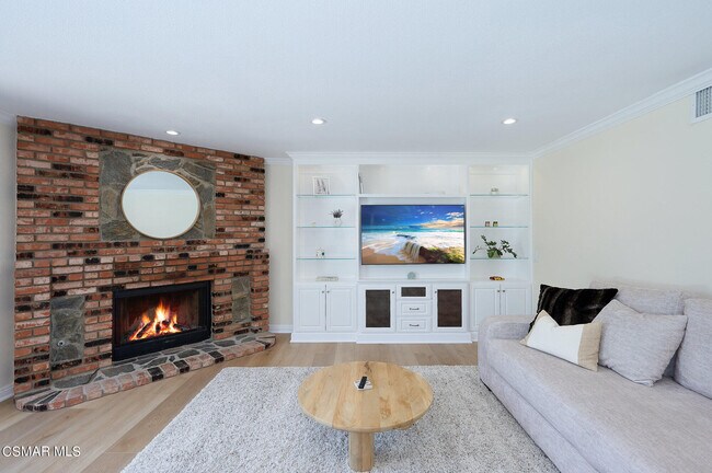 Building Photo - 5557 Adelina Ct