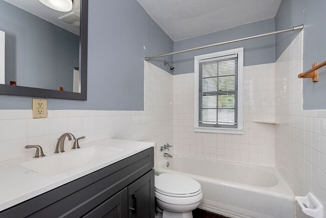 Building Photo - Great Broad Ripple Location With Fenced Backyard!
