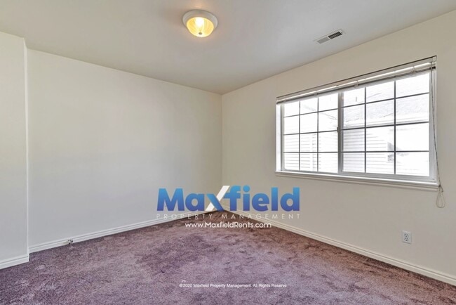 Building Photo - 3 BD 2 BA 1 GAR Townhouse - Taylorsville Utah