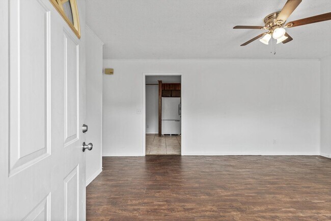 Building Photo - 2205 Island Blvd