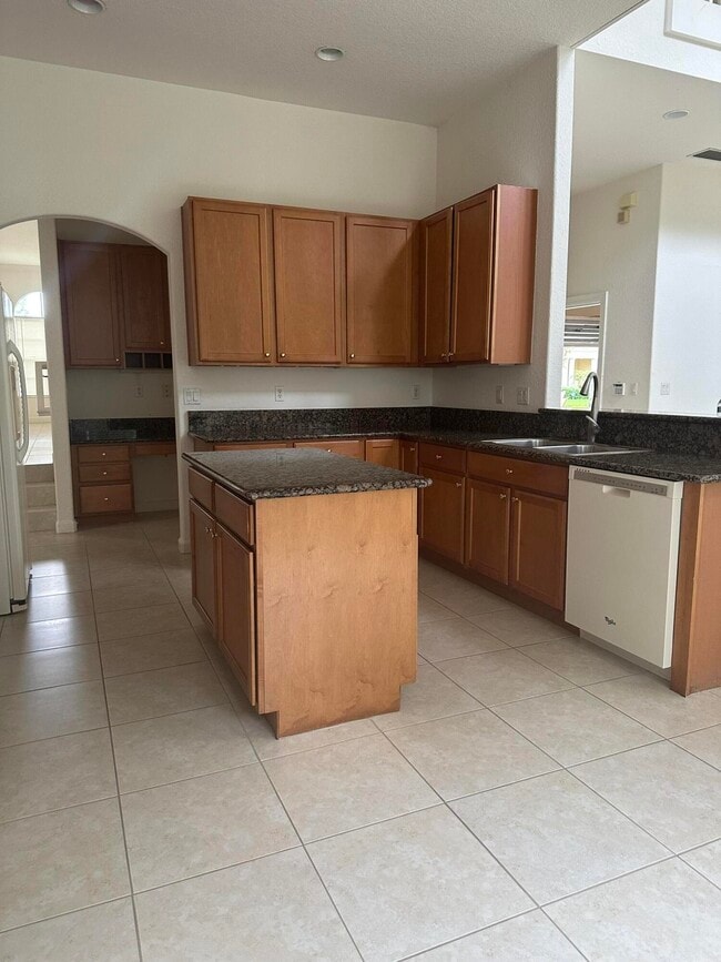 Building Photo - 8120 Bautista Way