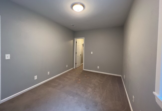 Building Photo - Beautifully Remodeled 5-Bedroom Home with Finished Basement and Custom Upgrades!