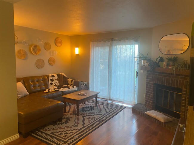 Building Photo - 4255 Westshore Way