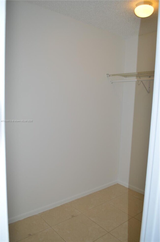 Building Photo - 1201 S Ocean Dr