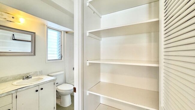 Building Photo - 1658 Liholiho St