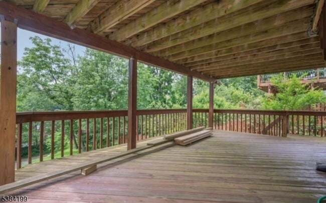 Building Photo - 83 Chestnut St