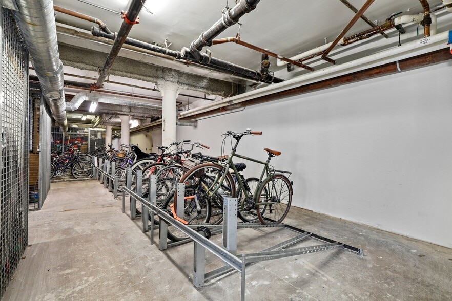 Gotham Lofts bike storage - 417 S Jefferson St