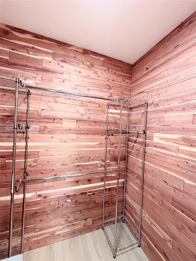 Building Photo - 6815 Edgewater Dr