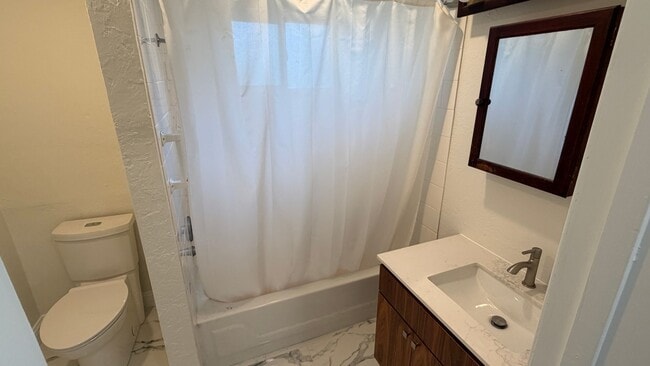 Building Photo - Concord Beautiful 1 bedroom 1 bathroom ADU updated kitchen, 2 car parking, fresh paint