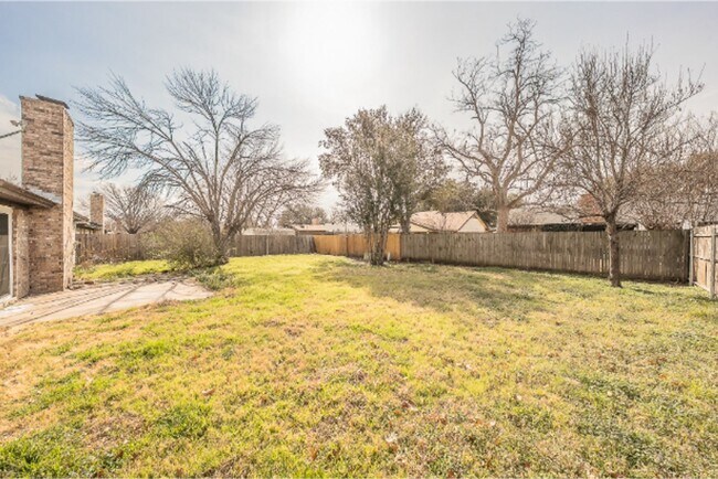 Building Photo - 6753 Spoonwood Ln