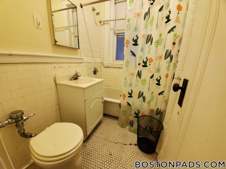 Building Photo - 1197 Boylston St