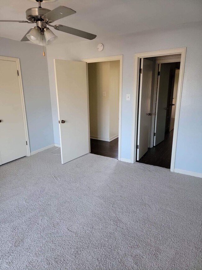 Building Photo - 5327 Heatherstone Dr