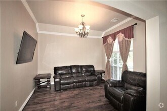Building Photo - Absolutely stunning home- wont last