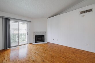 Building Photo - 3770 Lovers Wood Ln
