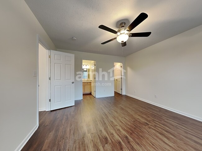 Building Photo - 1070 Halifax Ln