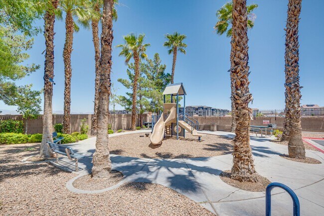 Building Photo - Discover the perfect blend of comfort and ...