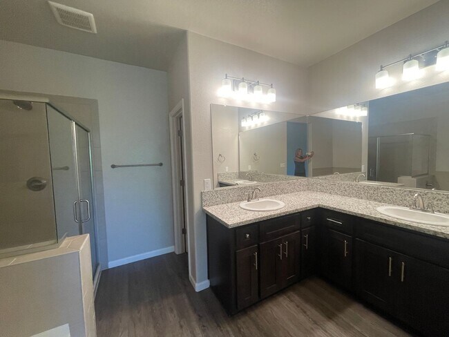 Building Photo - Private Condo in Awesome Rocklin Location!