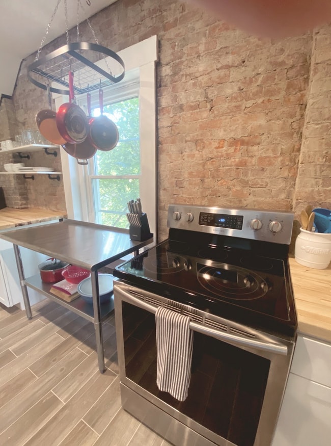 Building Photo - 2630 W Burnett Ave