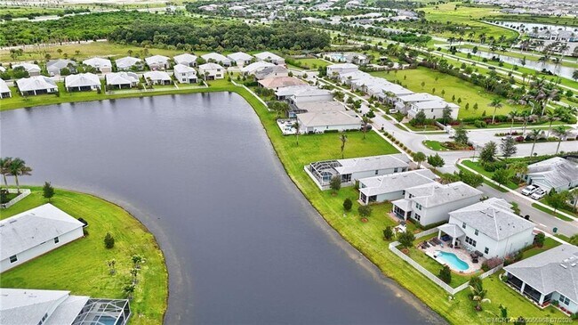 Building Photo - 10214 SW Captiva Dr