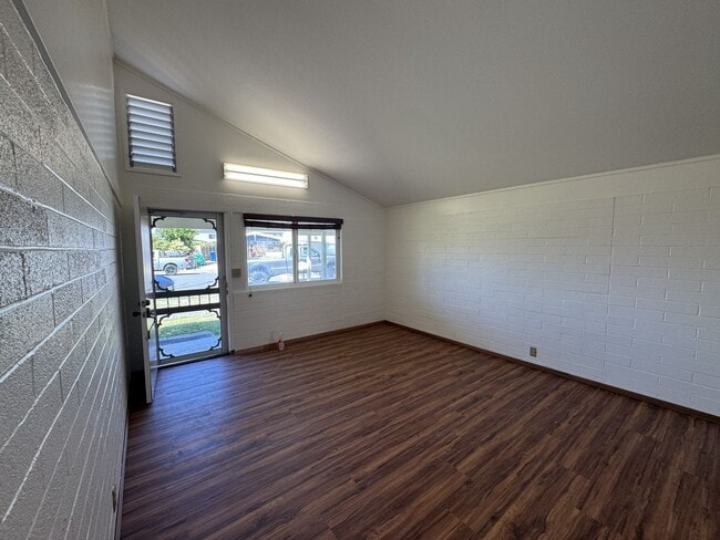 Building Photo - 6270 Upolo Pl