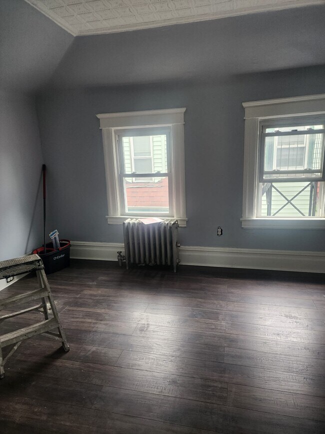 Building Photo - 352 S Tenth Ave-3 Floor ATIC