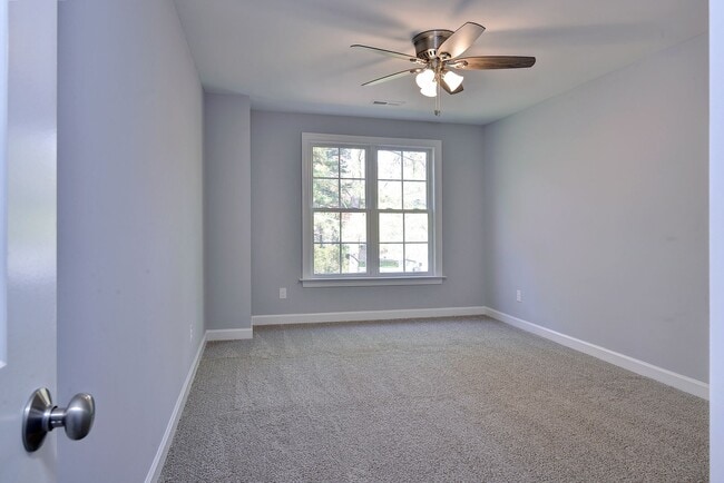 Building Photo - 718C Poquoson Ave