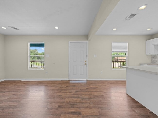 Building Photo - 6403 O Brien St