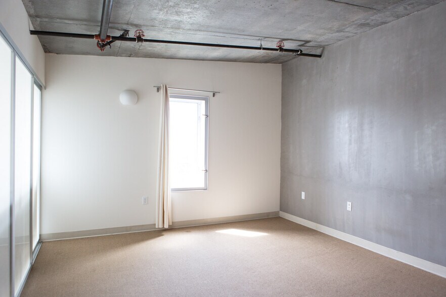 Upstairs Master - 178 Bluxome St