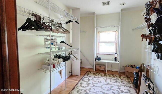 Building Photo - 535 Sand Creek Rd